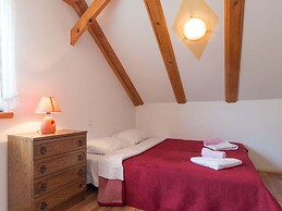 Tranquil Holiday Home in Kvarner with Hot Tub