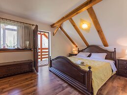 Tranquil Holiday Home in Kvarner with Hot Tub