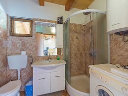 Tranquil Holiday Home in Kvarner with Hot Tub