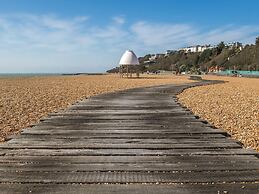 Lovely Apartment Near Town Center