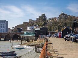 Lovely Apartment Near Town Center