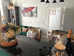 Lovely Apartment Near Town Center