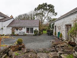 Deluxe Holiday Home in Ceredigion With Garden