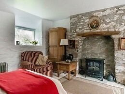 Deluxe Holiday Home in Ceredigion With Garden