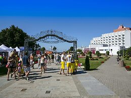 Bungalow With a Sunny Terrace