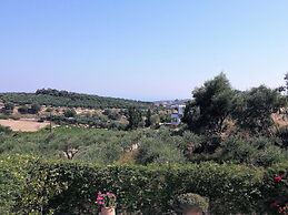 Enticing Villa in Loutra with Private Pool & Garden near Beach