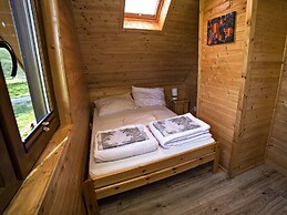 Lovely House Overlooking the Lake, Near the Sea, Ideal for 9 People