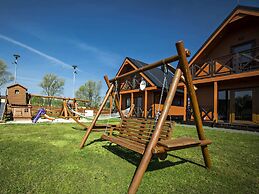 Lovely House Overlooking the Lake, Near the Sea, Ideal for 9 People