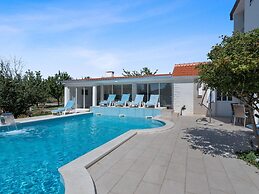 Beautiful Holiday Home in Neoric With Private Pool