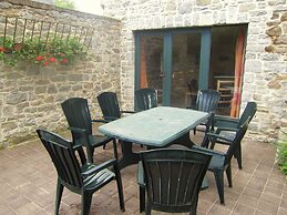 Holiday Home in Viroinvlal With Garden