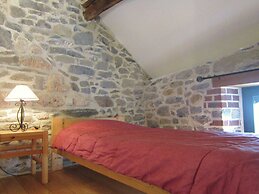 Holiday Home in Viroinvlal With Garden