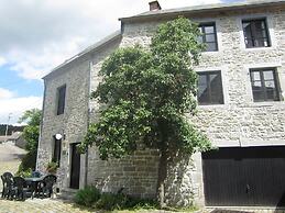 Holiday Home in Viroinvlal With Garden