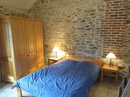 Holiday Home in Viroinvlal With Garden