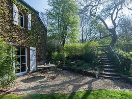 Spacious Cottage With Backyard and Large Garden