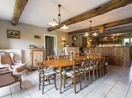 Spacious Cottage With Backyard and Large Garden