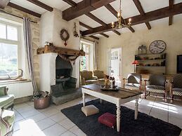 Spacious Cottage With Backyard and Large Garden