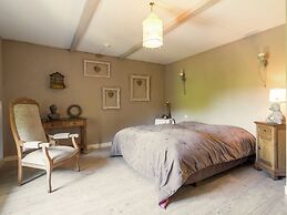 Spacious Cottage With Backyard and Large Garden