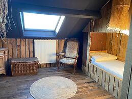 Bievre Forest-edge Retreat