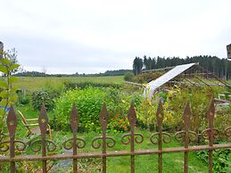 Spacious Cottage With Backyard and Large Garden