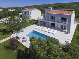 Exquisite Villa in Stanisovi With Swimming Pool