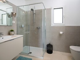 Exquisite Villa in Stanisovi With Swimming Pool