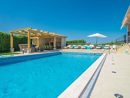 Modern Villa in Rovinj With Private Swimming Pool