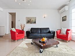 Villa a Barasso Vicino al Centro