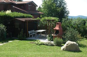 Villa a Barasso Vicino al Centro