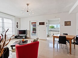 Villa a Barasso Vicino al Centro