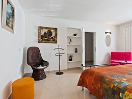 Villa a Barasso Vicino al Centro