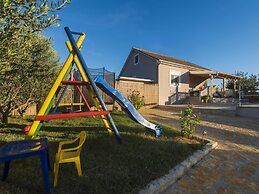 Charming Holiday Home With Private Pool