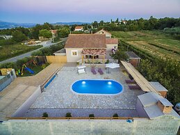 Charming Holiday Home With Private Pool