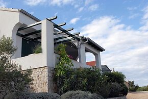 Holiday House in a Quiet Area,covered Terrace