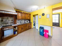 Stone Cottage with Sauna & Hot Tub near Cave of Lorette in Rochefort