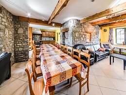 Stone Cottage with Sauna & Hot Tub near Cave of Lorette in Rochefort