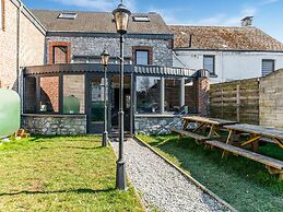 Stone Cottage with Sauna & Hot Tub near Cave of Lorette in Rochefort