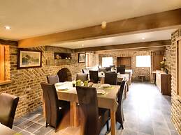 Luscious Holiday Home Pool & Sauna