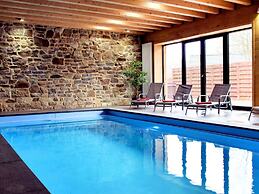Luscious Holiday Home Pool & Sauna