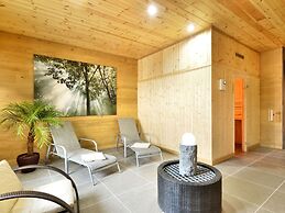 Luscious Holiday Home Pool & Sauna