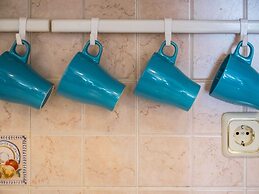 Lovely Apartment with Covered Terrace & Hot Tub