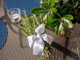 Lovely Apartment with Covered Terrace & Hot Tub