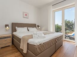 Gorgeous Villa With Private Pool and Covered Terrace & Sea View