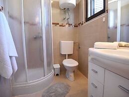 Apartment in Maslenica With Terrace