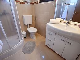 Apartment in Maslenica With Terrace