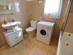 Apartment in Maslenica With Terrace