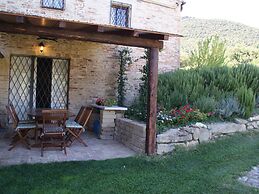 Belvilla by OYO Spacious Villa in Treia With Pool