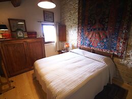 Belvilla by OYO Spacious Villa in Treia With Pool