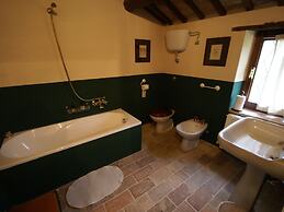 Belvilla by OYO Spacious Villa in Treia With Pool