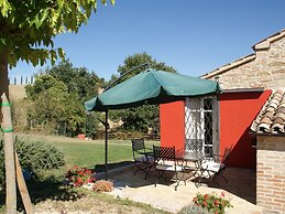 Belvilla by OYO Spacious Villa in Treia With Pool