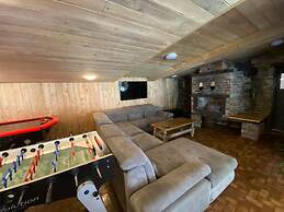 Spacious Waimes Villa